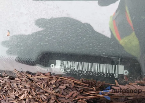 2003 Saturn Vue V6 z USA, uszkodzony, nr VIN 5GZCZ63B13S822817